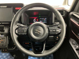 【ハンドル回り】インテリアに合わせたデザインのステアリングは、運転される方のことも考え、運転しやすい形状、大きさです。ぜひ一度、実際に触ってお確かめください。