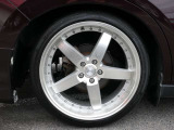 仕入れ車の内装クリーニングも忘れず行います!車内は居る時間が長いからこそキレイに仕上げていきます。