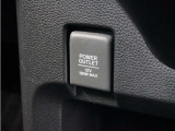 ◆12V電源ソケット・USB接続端子◆スマホやiPodなどを接続して、いつもの音楽を車内でもお楽しみいただけます♪