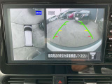 アラウンドビューモニターは、4個のカメラで真上から車を見たようにモニターで確認ができる日産の自慢の装備です。是非実際の車で体感してみてください。