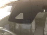 《Lexus Safety System+》歩行者検知機能付衝突回避支援、車線逸脱防止支援、夜間視界支援、車間距離維持走行支援を組み合わせた安全運転支援システム。機能の詳細は展示店舗までお尋ねください