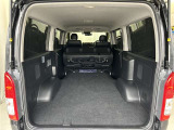 写真のように後部座席を倒せば、普段なかなか載せることのないような大きな荷物もしっかり積むことができそうですね。