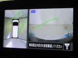 パノラミックビューモニター付きです。車両を上から見たような映像をディスプレイオーディオ画面に表示。運転席からの目視だけでは見にくい、車両周辺の状況をリアルタイムでしっかり確認できます。