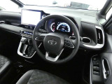 視界も広々で見晴らしの良い運転しやすいコックピットです。