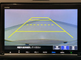 【バックカメラ】運転が苦手な方も車庫入れラクラクです!ギアをリバースに入れれば自動的に切り換わりますので、面倒な操作は不要です♪狭い駐車場もお車を傷つけず安心ですね!