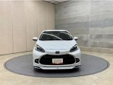 お車購入のポイントとなるフロントマスクです!シャープな目つきが印象的なデザインのヘッドランプです。