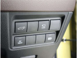 各スイッチ類が使いやすい位置にレイアウトされています。便利な機能をご利用ください。