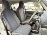 運転席シート廻りは使用感も少なく、良好な状態となっています。前オーナー様が丁寧に使っていたことがよくわかりますね。