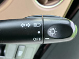 シンプルな操作で方向指示を出すことができ、安全な走行をサポートします。スムーズな操作感で、運転中の注意散漫を防ぎます。