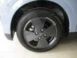■純正14インチアルミホイール!タイヤサイズは「155/65R14」です。【ALL 2023年51週。左右フロント:5mm。左右リヤ:5.5mm。】
