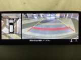 狭い場所での駐車やすれ違いなどでより的確な運転操作に役立つ360&deg;ビューモニターが装備されています。
