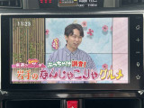嬉しいテレビ付きで、ドライブ中も退屈させません...!