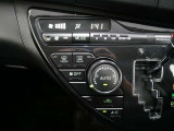 「オートエアコン」が付いています。1年中快適な室内を提供!車内温度を設定すると、風量を自動で調節してくれます。