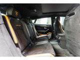 Seats in full Alcantara with Performante trim