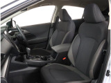 長時間の運転も疲れにくいフロントシート!体をしっかり支えてくれて運転がしやすい形状です!!