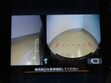 フロントモニター・左サイドモニター付きです。