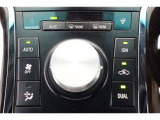 ★エアコンはオートタイプが装着済みです!オートモードにしておけば、車内温度を設定するだけで風の料や吹き出し口の切り替えを機械が行ってくれます!一年中快適な環境を作れますよ♪