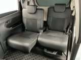 【スライドシート】後席にもスライド機構があることで、細やかに荷室スペースを確保!日常の様々なシーンに対応します♪