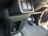 軽・車検の看板と電光掲示板が目印です!届出済 未使用車をお探しの方はこちらの看板を目印にお越しください。※似たような看板のお店がございますのでお間違えのないようご注意ください。