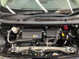 エンジンルームもクリーニング済みできれいですよ。日産の整備士がしっかりと丁寧に点検していますので安心してお乗りいただけます