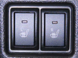 運転席と助手席にシートヒーターを装備しております。