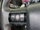 ステアリングスイッチ装備!運転しながら手元でオーディオの操作などができます。