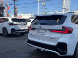 ご納車前には、BMWを熟知したメカニックによる100項目の点検・整備を行います。不具合箇所、交換時期に達している部品に関しましては、全て当社負担で交換してからのご納車となります。