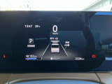 車両の各種設定はステアリングスイッチで目線をそらさず操作できます。