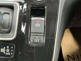 オートブレーキホールド ペダルを踏み続けることによる足の疲れを緩和します。