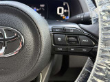 レーダークルーズコントロール(全車速追従機能付)付きです。車速に応じて追従支援してくれるので、ロングドライブも快適です。詳細は販売店スタッフまでおたずねください。