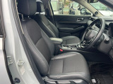すわり心地の良い運転席・助手席です。長時間のドライブの疲れ軽減に貢献します。どうぞ快適なドライブを♪