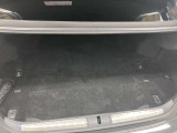 間口の広いトランク。積み下ろしも楽々です。買い物した荷物もたくさん積めますね♪
