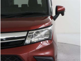 LEDランプ車 白く照らされるのが特徴です。明るいだけでなく、周囲からの認知されやすく歩行者や死角にいる方へアピール効果、安全性が飛躍的に向上します!