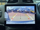 バックモニターを装備しており、駐車の際に役立てていただけます。