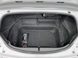 トランクは意外に深さがあります!2人で一泊分の荷物はつめます!