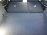 シートを倒すと大きな荷物や長い荷物などたくさん積めますよ☆