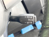 【クルーズコントロール】高速道路もラクラク走行。アクセルを離しても一定速度で走行ができ、長距離運転時の負担を軽減!加速・減速も簡単なスイッチ操作で調整できます。