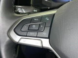 Travel Assist。設定した速度を上限に自動で加減速し、一定の車間距離,およ走行レーンを保つことでロングドライブの疲労を軽減します。