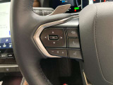 運転中、オーディオの操作をしてて、ハッとしたことはありませんか?ステアリングスイッチは、運転中でもハンドルでオーディオの操作が可能です。安全なドライブをサポートします。