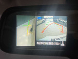 前後左右4つのカメラで、上から見たような映像をお届け、駐車時も安心、アラウンドビューモニター付(肉眼では確認し辛い左前の映像に切り替えることも可能です)。