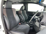 高いホールド性で運転姿勢が安定します。長距離ドライブでも疲れにくいのが魅力です。快適なドライビングライフをお送りください♪