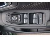 運転席側パワーウインドウは、オートアップ&ダウン機能付き。ワンタッチで自動開閉できます。開閉操作をロックする事も出来ます。