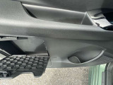 助手席ドア内側収納