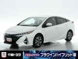 厳選されたトヨタ認定中古車のプリウスPHEVです。ご家庭や充電設備で充電ができてガソリンでも電気でも走行できます。低燃費で環境にもやさしいプラグインハイブリッド車です。
