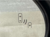 車線変更時の後方確認をアシストしてくれるブラインドスポットモニター!ドアミラーの死角を検知してくれるから車線変更もスムーズです。