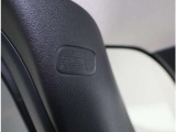 エアバッグは運転席、助手席以外にサイドカーテンエアバッグとサイドエアバッグが付いています。