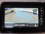 前後左右4つのカメラで、上から見たような映像をお届け、駐車時も安心、アラウンドビューモニター付(肉眼では確認し辛い左前の映像に切り替えることも可能です)。