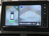 【アラウンドビューモニター】車を上から見下ろしているかのような映像で周囲の状況がひと目で確認、狭い駐車場に駐車するときも安心です♪