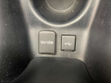 こちらのクルマはUSB接続コネクタも装備されています♪スマホの充電などにお使い下さい。ご旅行中での充電切れも、これなら心配いりませんね!