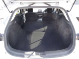 後席格納時の荷室の広がりを確認できます。